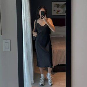 Aritzia Wilfred Only Satin Midi Slip Dress Black Size Small